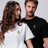 Slyrs | Besticktes Bio Baumwoll Unisex T-Shirt