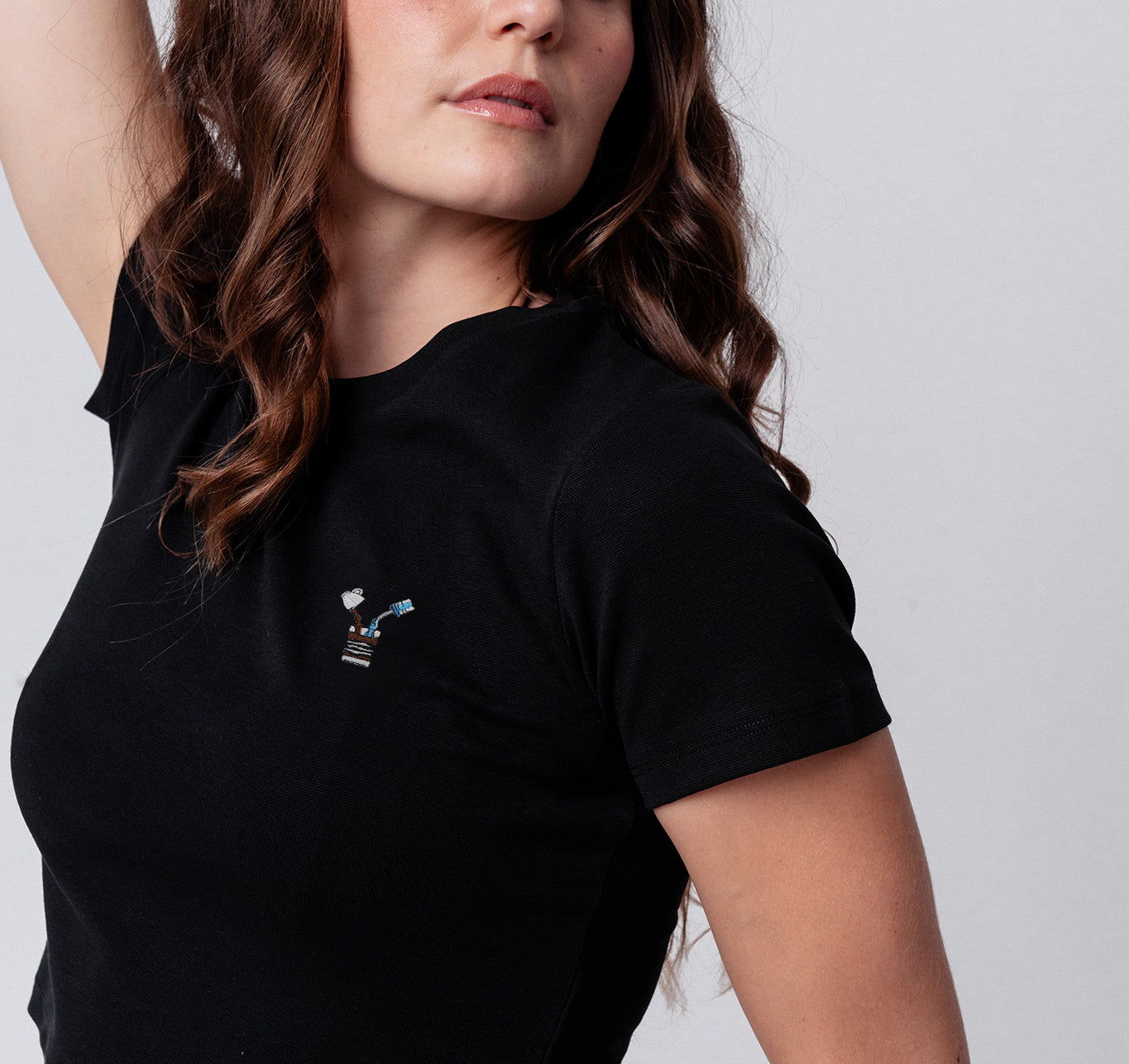 Liquid Coffee | Besticktes Bio Baumwoll Cropped T-Shirt