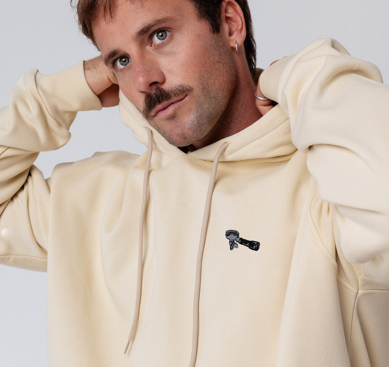 Siebträger | Bestickter Bio Baumwoll Unisex Hoodie