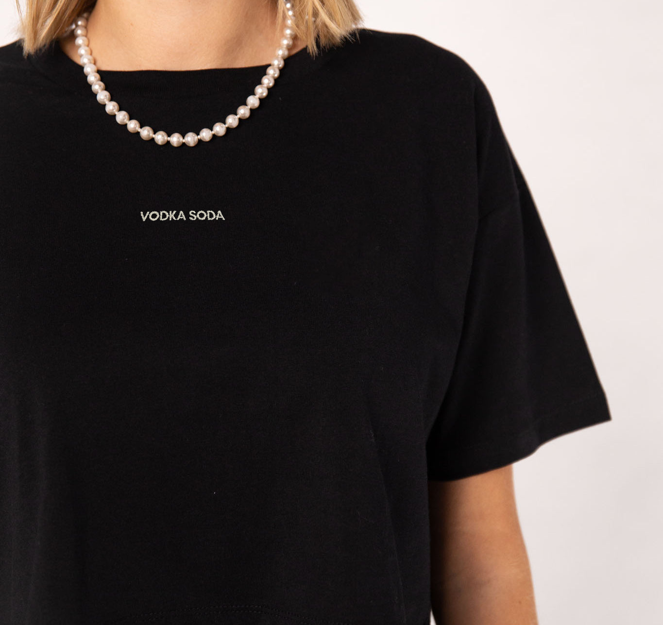 Vodka Soda | Besticktes Bio Baumwoll Cropped T-Shirt