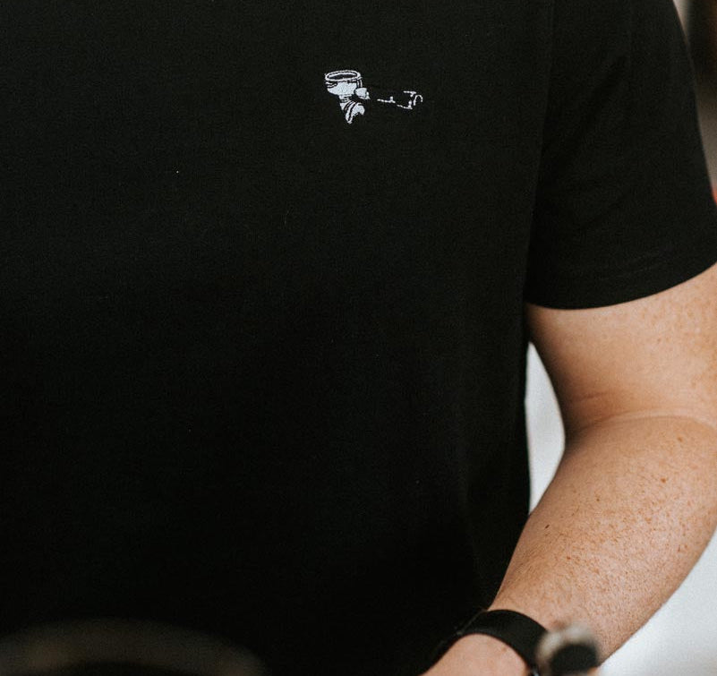 Siebträger | Besticktes Bio Baumwoll Unisex T-Shirt