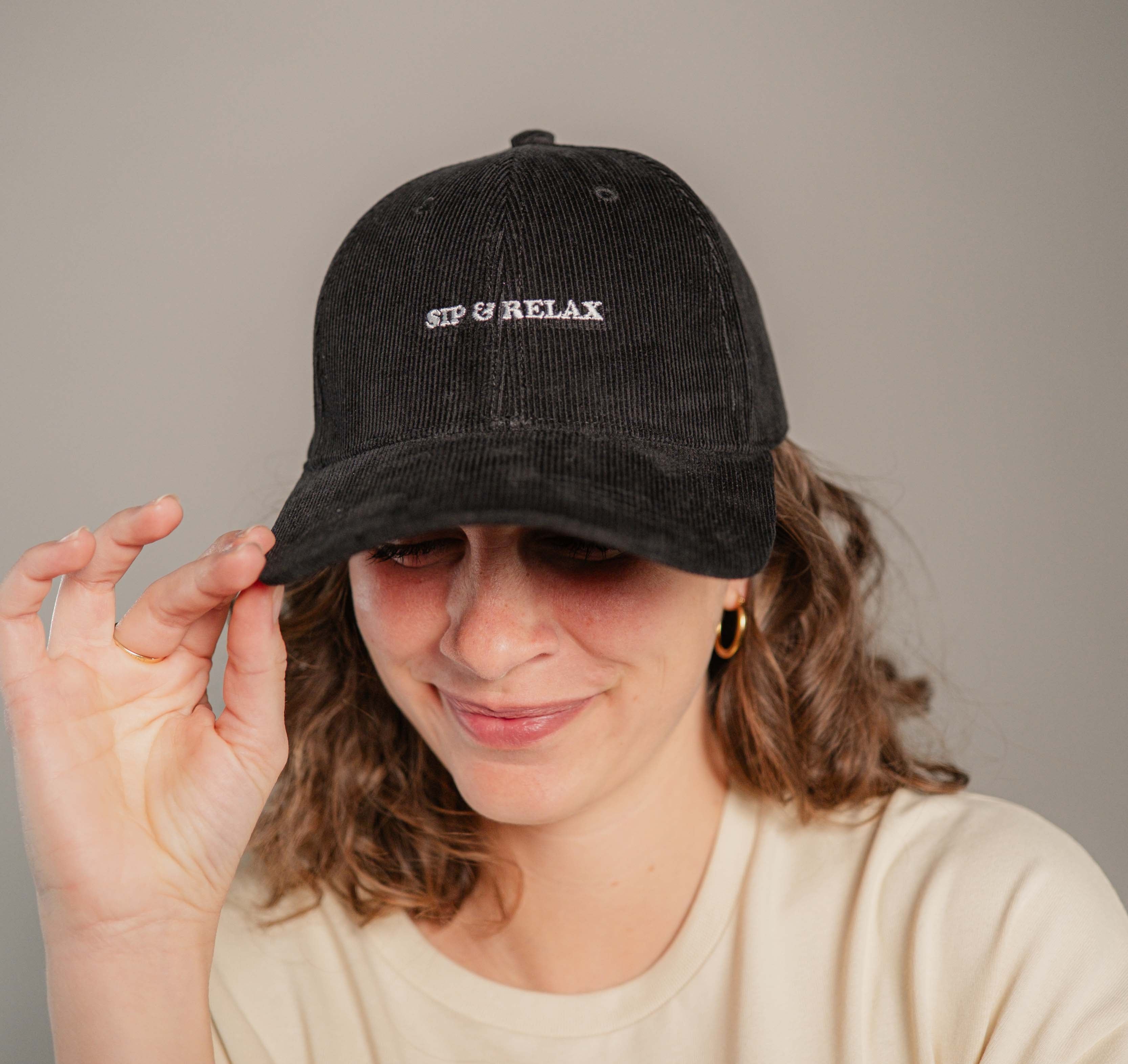 Slip & Relax | Bestickte Bio Baumwoll Cord Cap