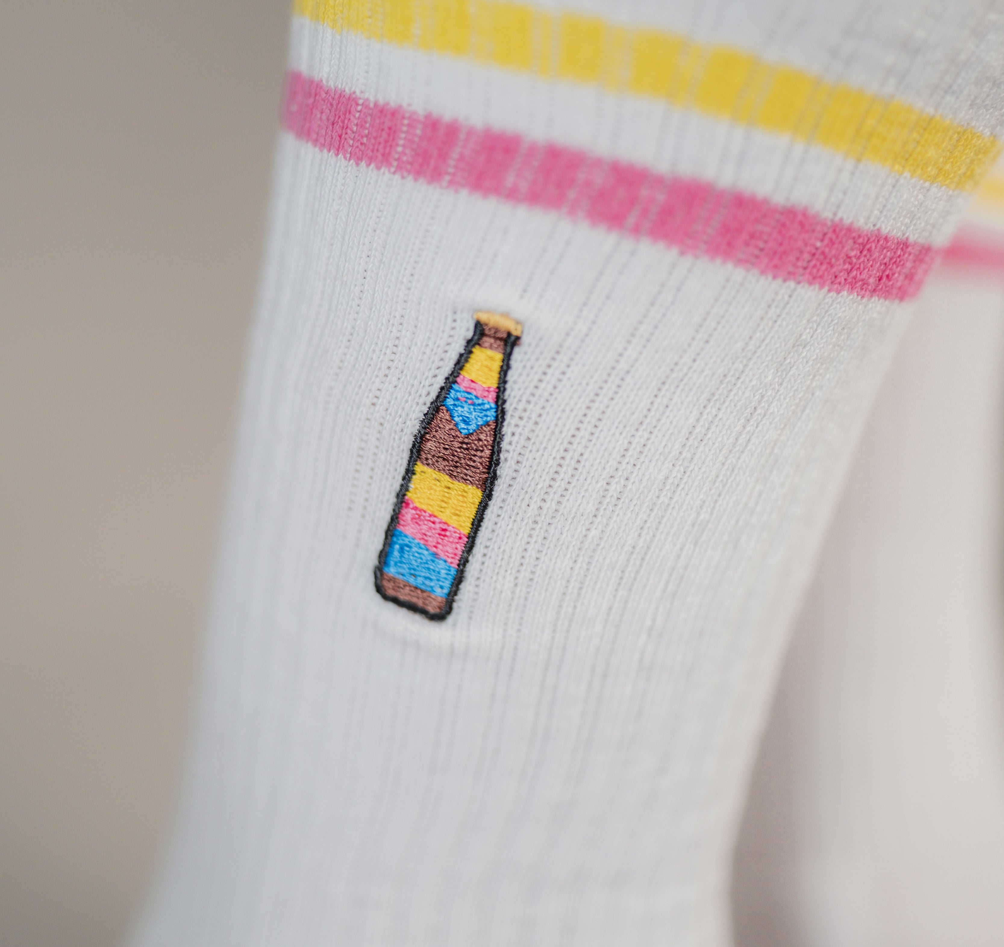 Cola Mix | Chaussettes brodées en coton bio