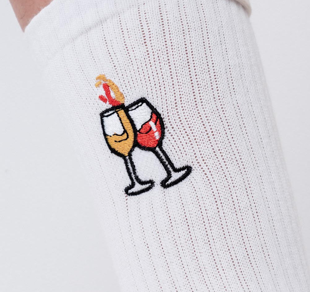 Duo de vin | Chaussettes brodées en coton bio