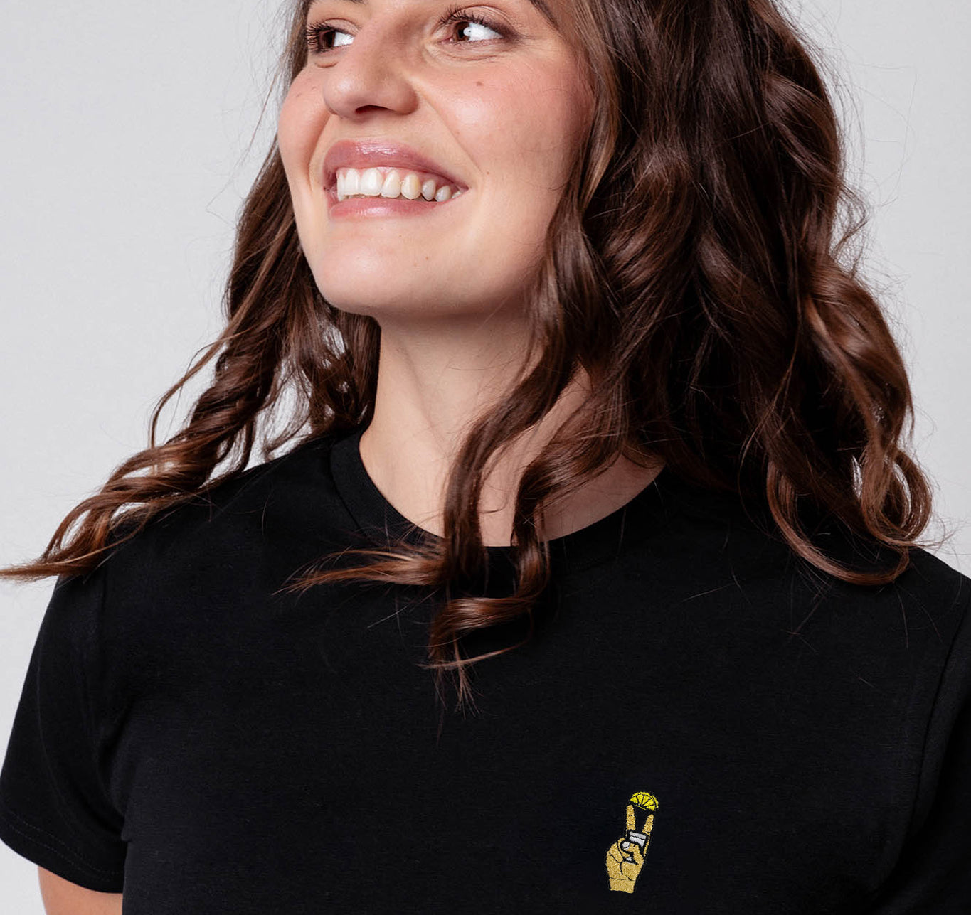 Tequila Shot | T-shirt brodé en coton bio pour femmes