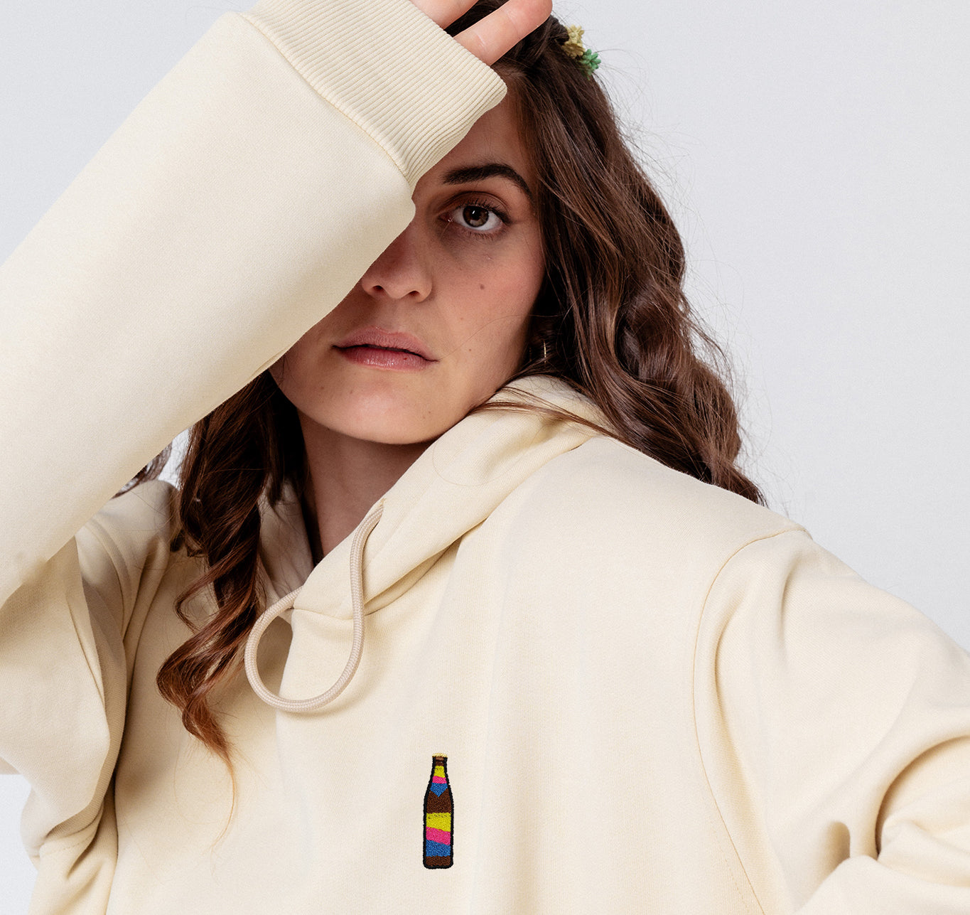 Cola Mix | Sweat à capuche en coton bio brodé pour femme