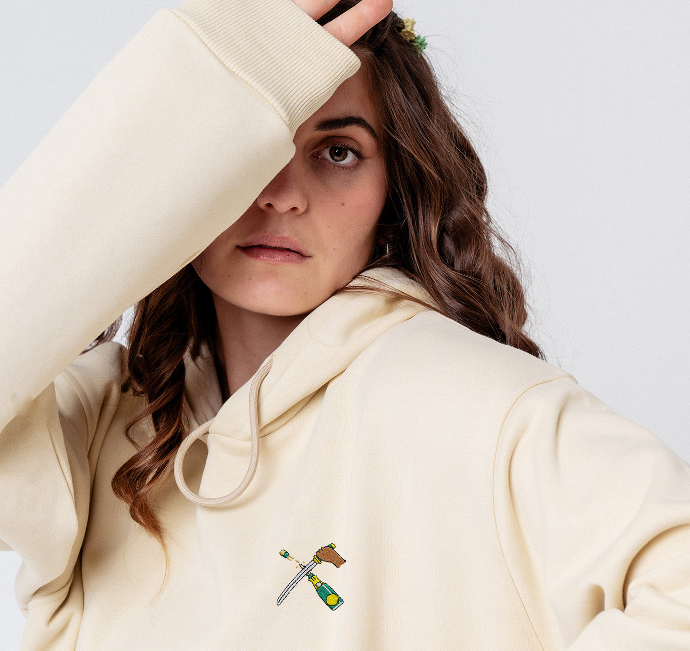 Sabre de Champagne | Sweat à capuche en coton bio brodé pour femme