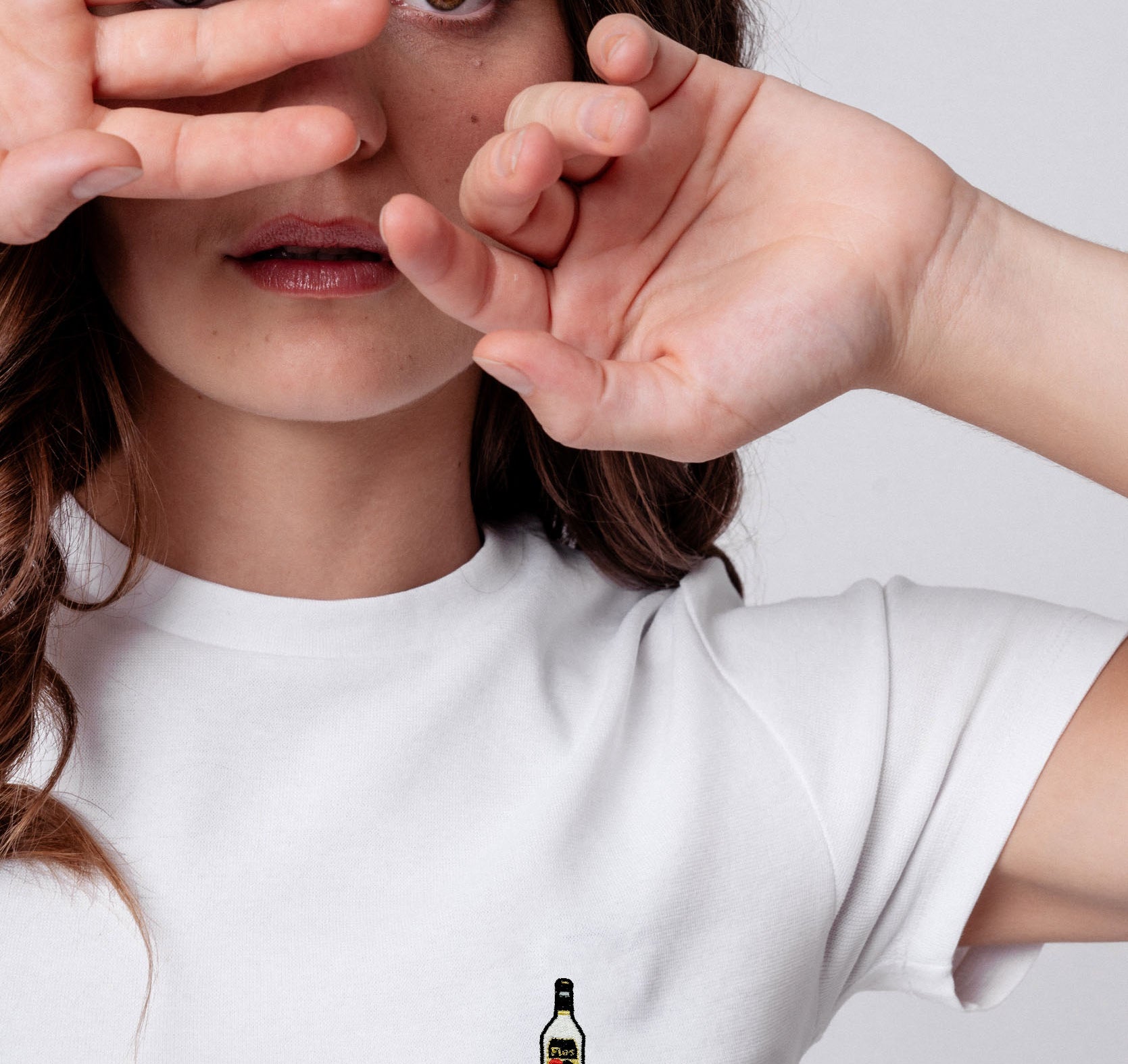 Kirschwasser | Besticktes Bio Baumwoll Cropped T-Shirt