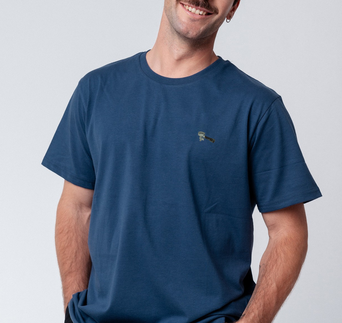 Siebträger | Besticktes Bio Baumwoll Unisex T-Shirt