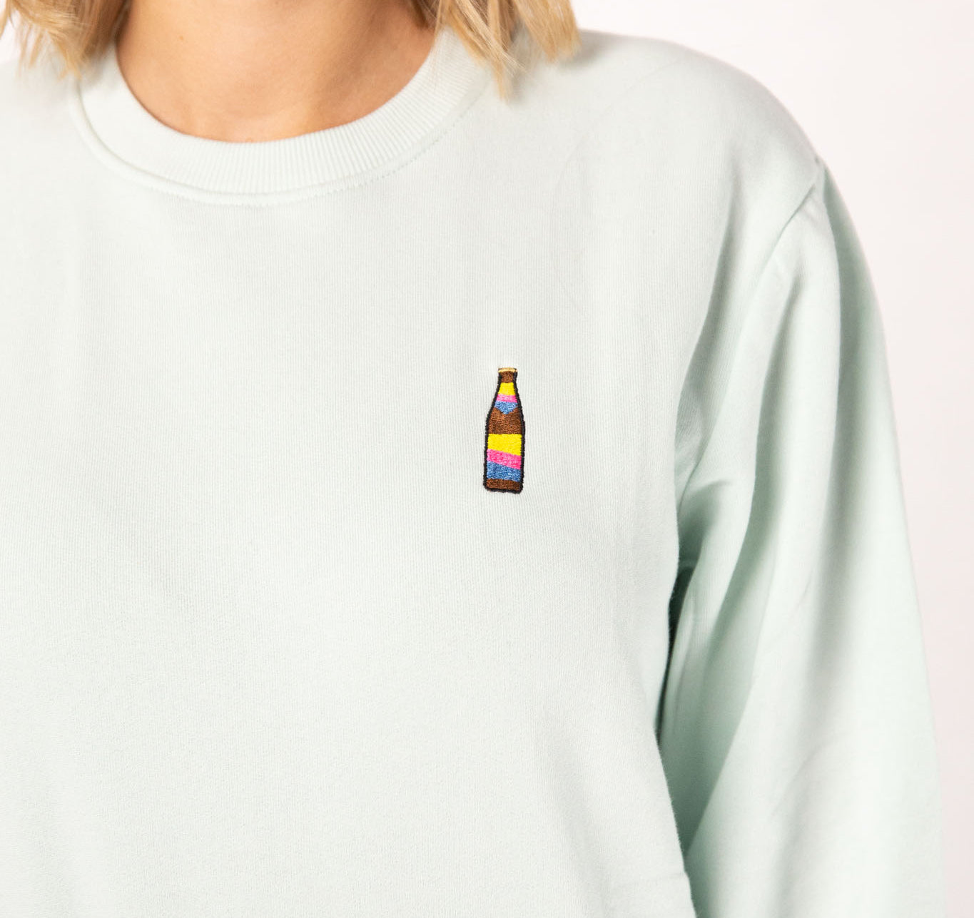Cola Mix | Pull en coton bio brodé pour femme